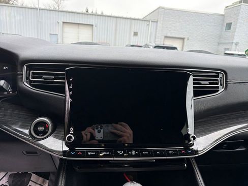 Used 2022 Jeep Wagoneer Series II image 19