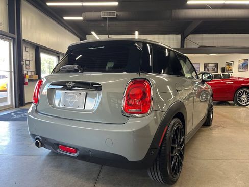 Used 2019 MINI Cooper 2-Door Hardtop FWD image 16