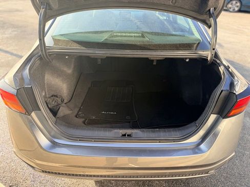 Used 2024 Nissan Altima 2.5 SV image 17