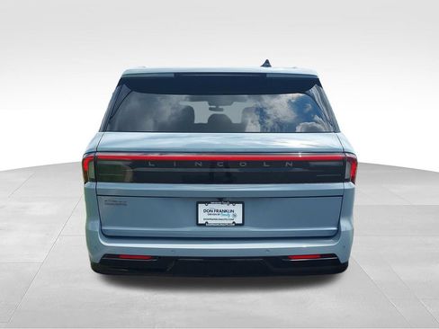 Used 2026 Lincoln Navigator L Reserve AWD/4WD image 4
