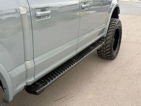 Used 2019 Ford F150 Lariat w/ Equipment Group 502A Luxury AWD/4WD image 17