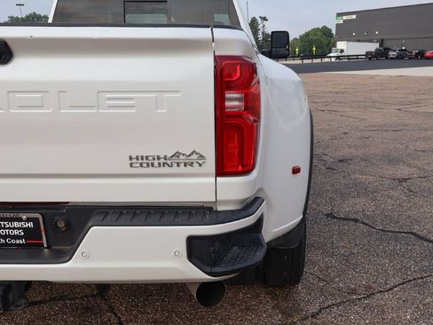 Used 2025 Chevrolet Silverado 3500 High Country w/ Technology Package AWD/4WD image 22