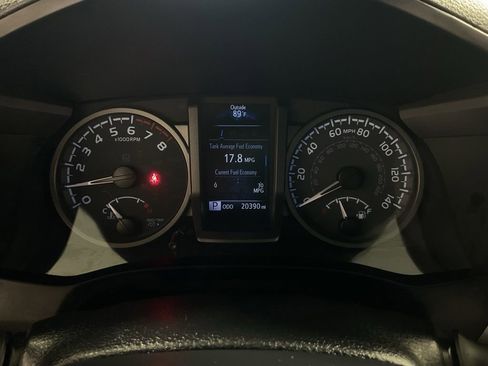 Used 2021 Toyota Tacoma TRD Off-Road AWD/4WD image 24