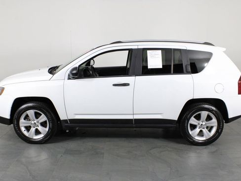 Used 2017 Jeep Compass Sport image 8