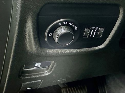 Used 2023 Jeep Grand Cherokee Altitude image 19