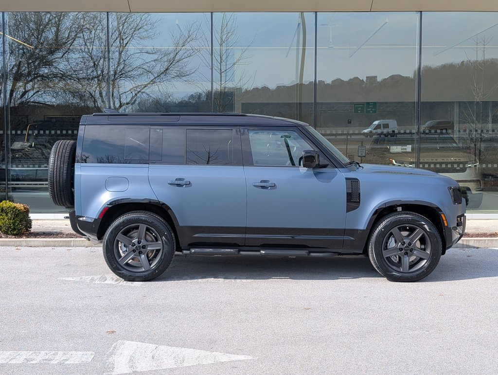 New 2026 Land Rover Defender 110 X-Dynamic SE AWD/4WD image 7