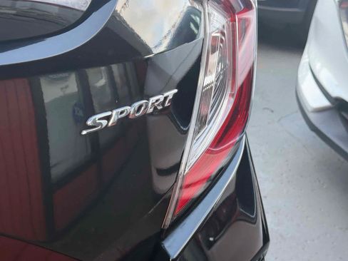 Used 2018 Honda Civic Sport image 32
