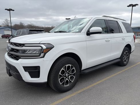 Used 2024 Ford Expedition XLT image 8