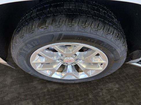 Used 2017 GMC Yukon SLT w/ Open Road Package AWD/4WD image 75