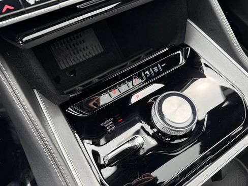 New 2026 Jeep Grand Wagoneer Limited image 25