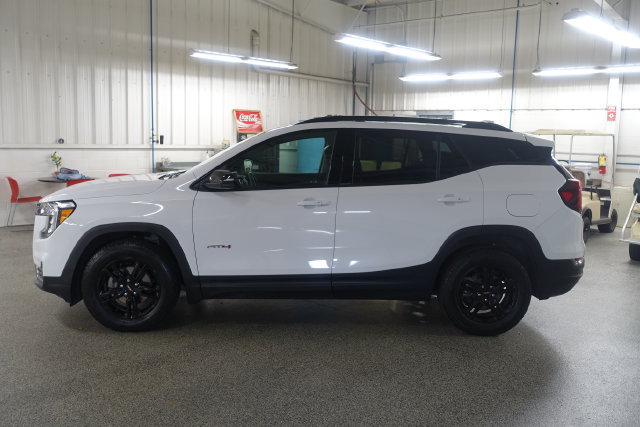 Used 2024 GMC Terrain AT4 w/ Tech Package AWD/4WD image 4