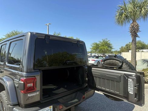 Used 2022 Jeep Wrangler Unlimited Sahara image 10