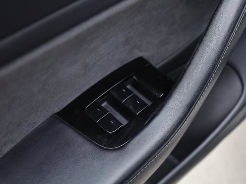 Used 2018 Tesla Model 3 Long Range RWD image 39