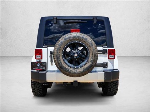 Used 2017 Jeep Wrangler Unlimited Sahara AWD/4WD image 6