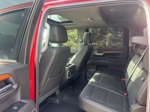 Used 2022 GMC Sierra 1500 Denali w/ Technology Package AWD/4WD image 10