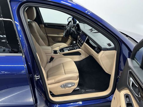 Certified 2026 Porsche Macan AWD/4WD image 43