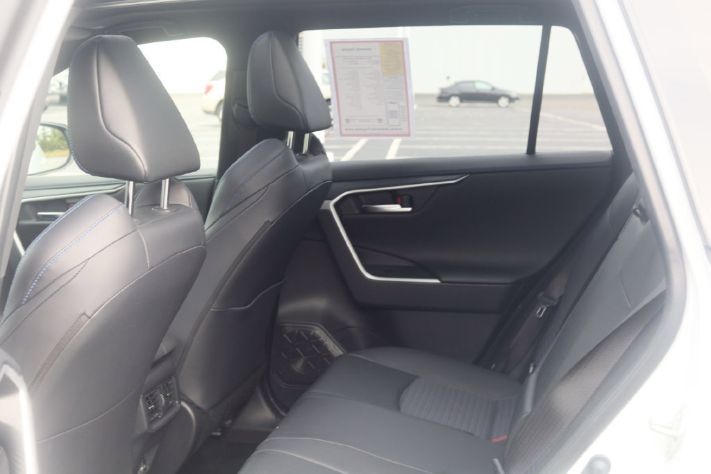 Used 2025 Toyota RAV4 XSE w/ Advanced Technology Package AWD/4WD image 25