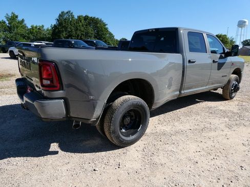 New 2026 RAM 3500 Big Horn AWD/4WD image 4