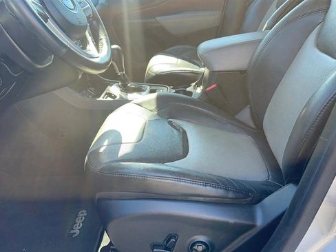 Used 2014 Jeep Cherokee Limited w/ Luxury Group image 27