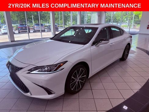 Used 2025 Lexus ES 300h w/ Premium Package FWD image 3