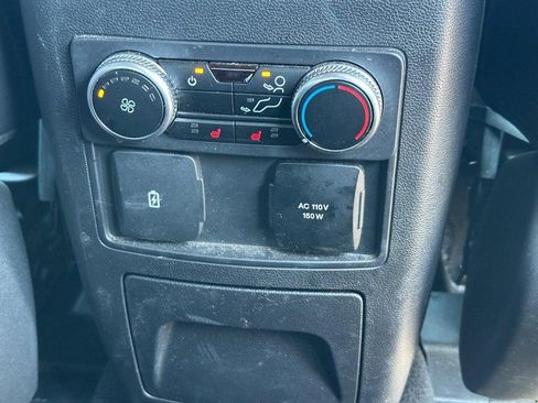 Used 2024 Ford Explorer Limited w/ Equipment Group 301A AWD/4WD image 13