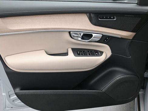 New 2026 Volvo XC90 B6 Plus w/ Protection Package Premier AWD/4WD image 5
