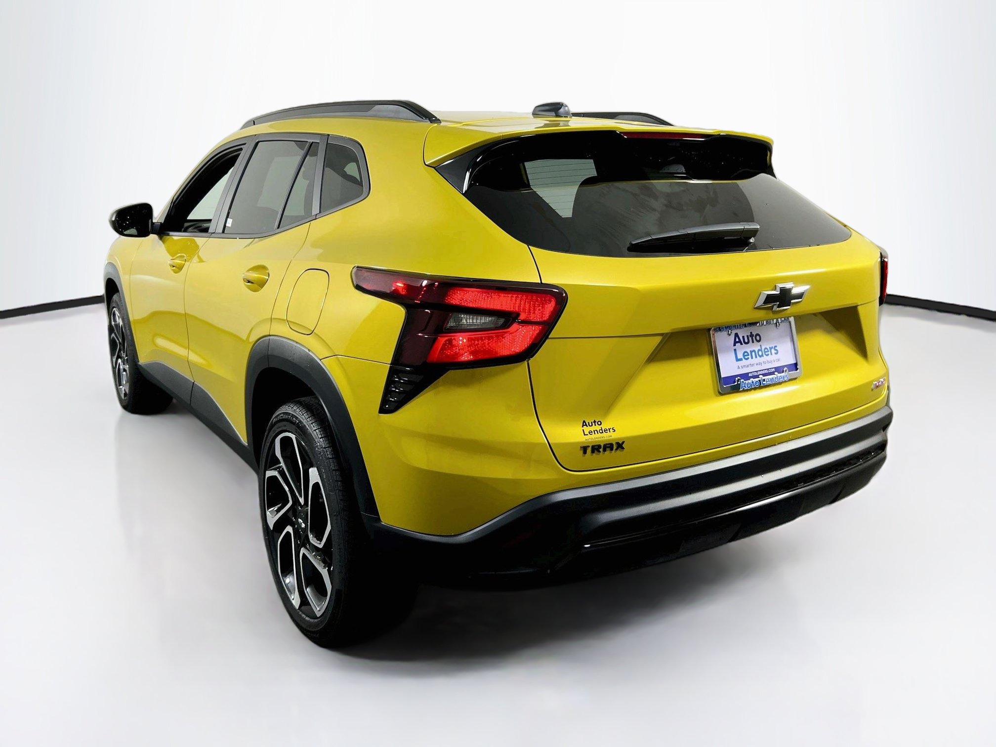 Used 2025 Chevrolet Trax RS FWD image 7
