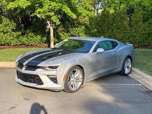 Used 2016 Chevrolet Camaro SS RWD image 3