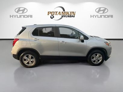 Used 2022 Chevrolet Trax LS w/ Tint and Cruise Package