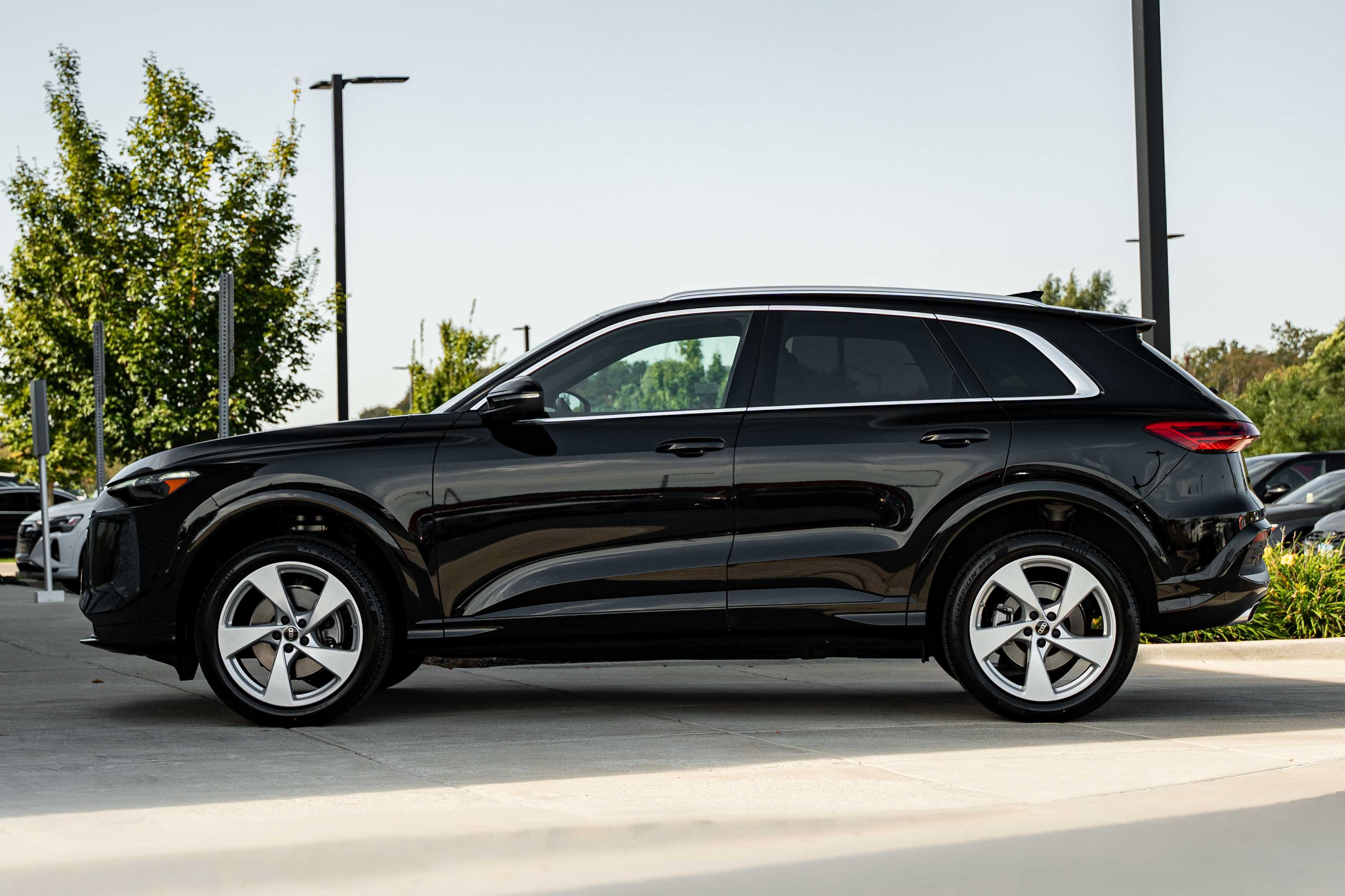 Certified 2025 Audi Q5 Premium Plus AWD/4WD image 6