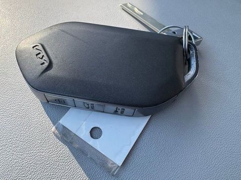 Used 2023 Kia Telluride EX w/ EX Captain's Chair Package image 31