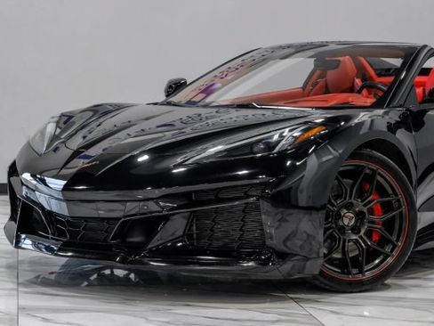 Used 2023 Chevrolet Corvette Z06 w/ Stealth Interior Trim Package RWD image 7