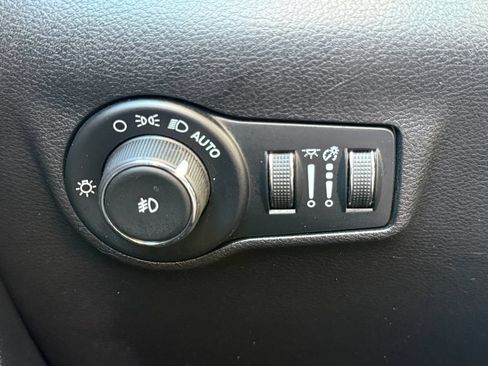 Used 2022 Jeep Compass Trailhawk w/ Trailhawk Convenience Group AWD/4WD image 20
