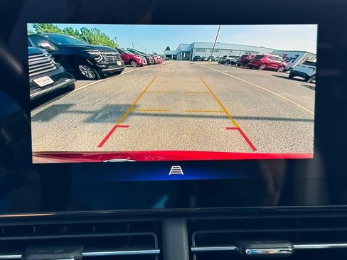 Certified 2024 Chevrolet Trax RS w/ Sunroof Package FWD image 20