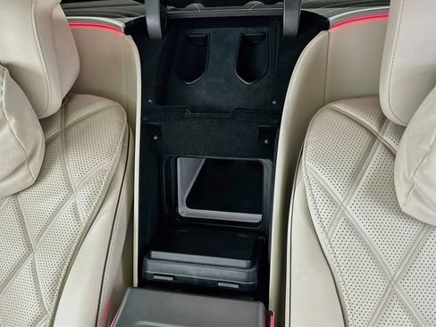 Used 2024 Mercedes-Benz Maybach S 580 4MATIC image 16