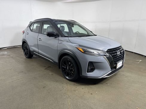 Certified 2023 Nissan Kicks SR w/ SR Premium Package image 3