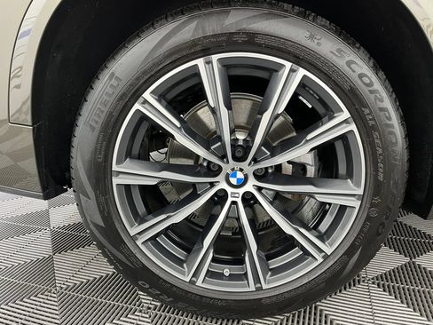 Used 2023 BMW X5 xDrive40i w/ M Sport Package AWD/4WD image 16