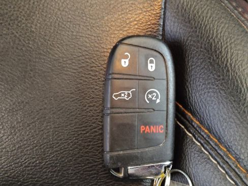 Used 2018 Jeep Compass Latitude w/ Popular Equipment Group image 32