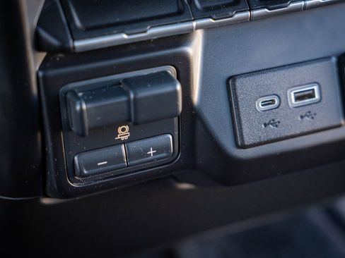 Used 2023 Chevrolet Silverado 2500 LT w/ Convenience Package image 26