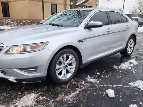 Used 2010 Ford Taurus SEL image 10