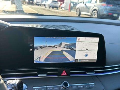 Used 2025 Hyundai Elantra SEL image 27