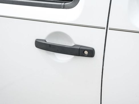Used 2018 Nissan Frontier SV RWD image 36
