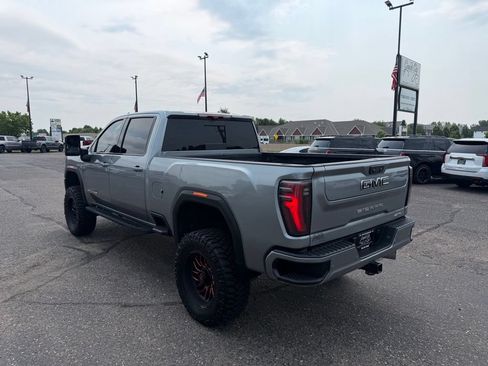Used 2024 GMC Sierra 2500 AT4 w/ AT4 Premium Plus Package AWD/4WD image 8