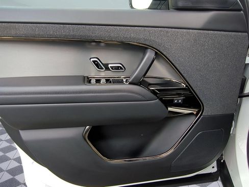 Used 2024 Land Rover Range Rover Sport Dynamic SE AWD/4WD image 11