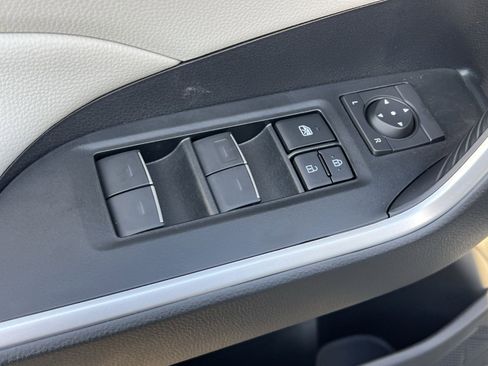 New 2025 Toyota RAV4 XLE image 10