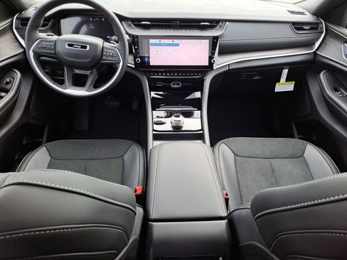 New 2026 Jeep Grand Cherokee L 4WD image 12