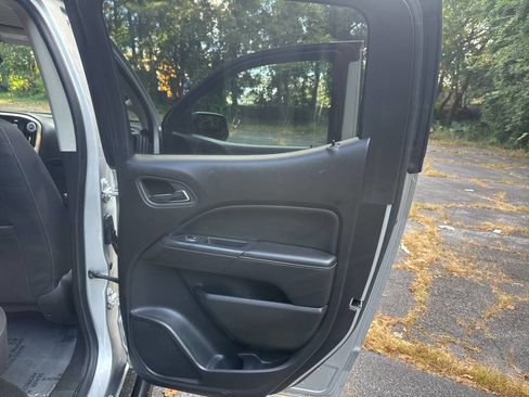 Used 2016 GMC Canyon SLE w/ SLE Convenience Package image 29