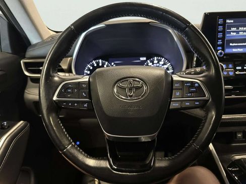 Used 2020 Toyota Highlander XLE AWD/4WD image 42