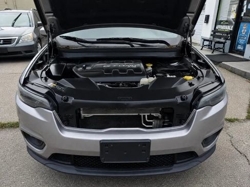Used 2019 Jeep Cherokee Latitude w/ Popular Appearance Group AWD/4WD image 23