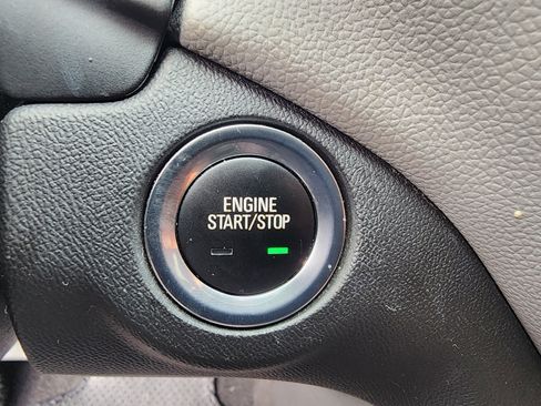 Used 2021 Chevrolet Equinox LS w/ LS Convenience Package image 31